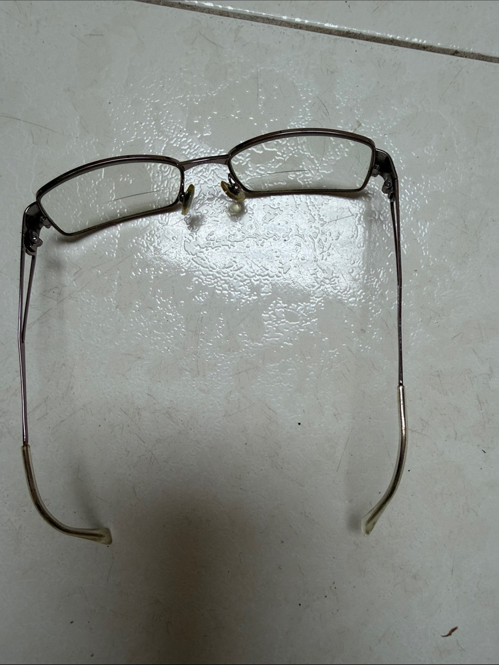 Versace 1117-b pre-owned Women's Rectangular Metal Frame Eyeglasses in Silver - Picture 5 of 6